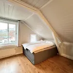 Sentrum - Koselig Hus Med Parkering