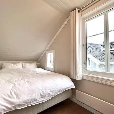 Sentrum - Koselig Hus Med Parkering *