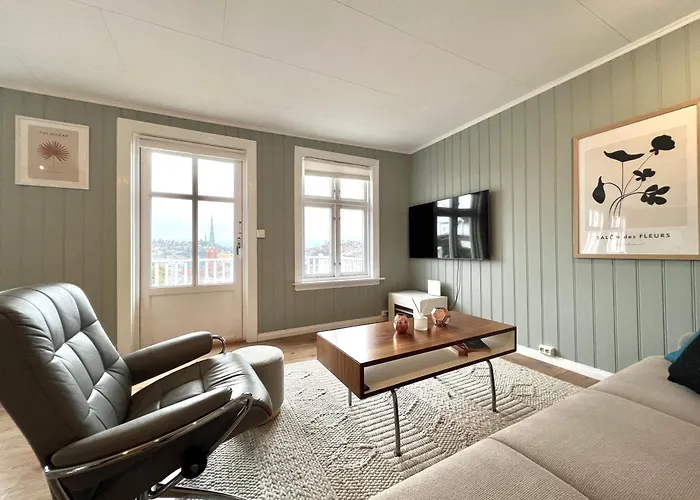 Sentrum - Koselig Hus Med Parkering 度假居 *