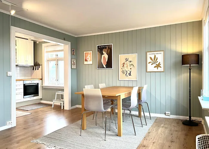 Sentrum - Koselig Hus Med Parkering 度假居 *