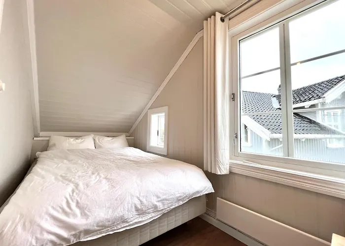 Sentrum - Koselig Hus Med Parkering *