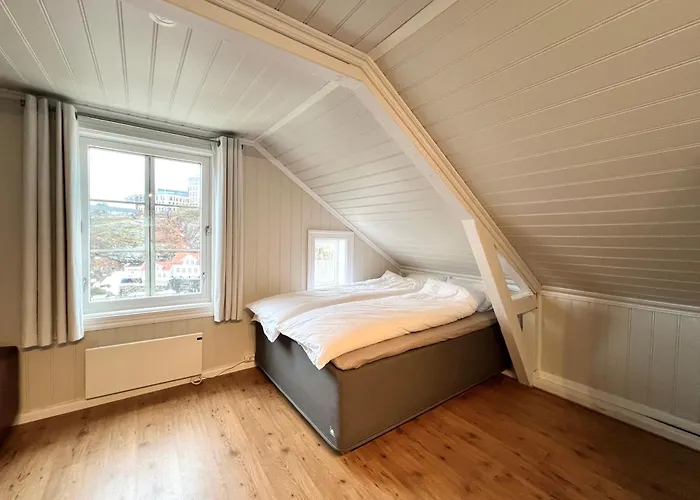 Sentrum - Koselig Hus Med Parkering